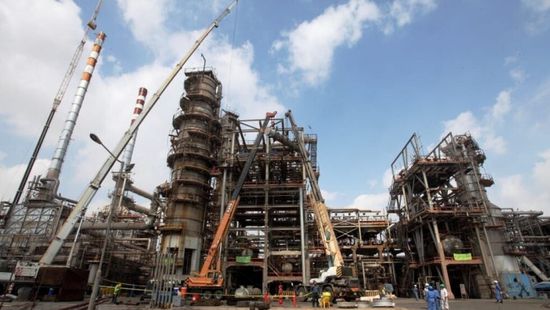 انفجار ضخم في مصفاة نفط جنوب إيران