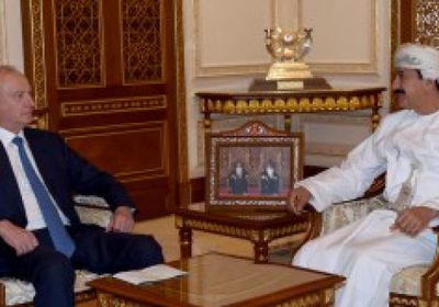 ولي العهد العماني يستقبل مسؤولًا روسيًا بمسقط