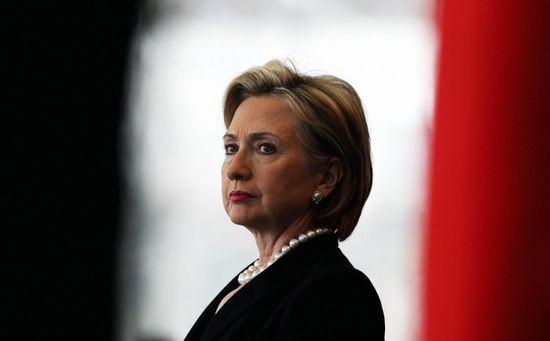 "كلينتون" تحذر من "بوتين" أثناء الانتخابات الرئاسية الأمريكية المقبلة