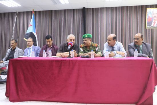 فريق مكلف من الرئيس الزُبيدي يلتقي تنسيقيات جامعة حضرموت