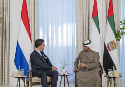 الشيخ محمد بن زايد يبحث مع رئيس وزراء هولندا العلاقات الثنائية بين البلدين