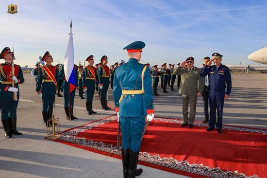 قائد الجيش الليبي يصل روسيا