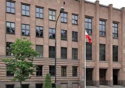 الخارجية البولندية تدعو مسؤولا للاستقالة بعد تكريمه عسكري نازي