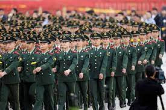 الجيش الصيني يحذر منتسبيه بشأن التواصل الاجتماعي