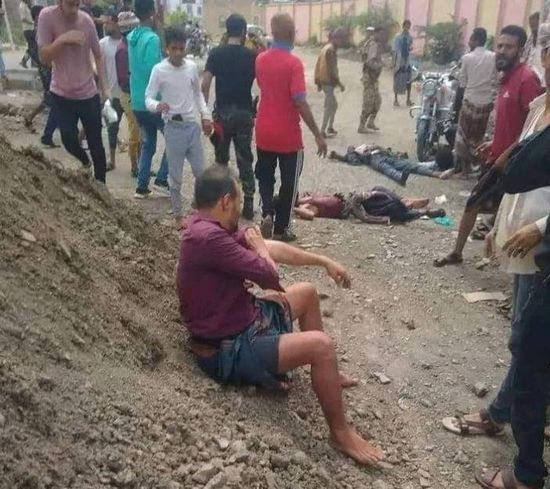 قتيلان ومصابون في انفجار قنبلة بحي شعبي بتعز