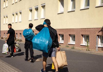 ألمانيا تتعرض للضغط جراء تدفق مزيد من اللاجئين