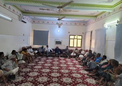 وفد رئاسة الانتقالي يجتمع بقائد الهبة الحضرمية