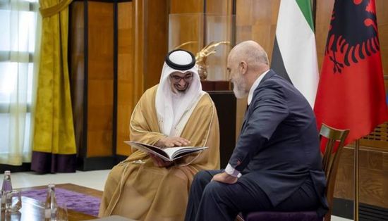 بعد صربيا.. ولي عهد أبوظبي يصل إلى العاصمة الألبانية تيرانا