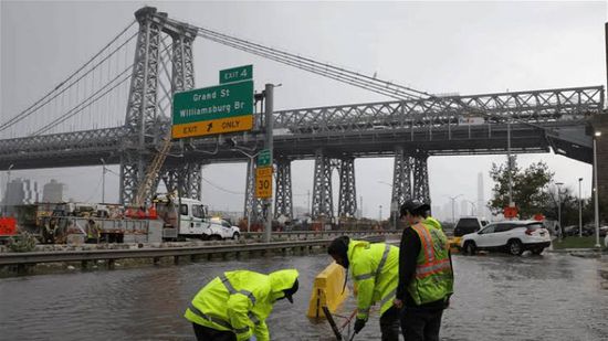 الفيضانات تشل حركة السير في نيويورك