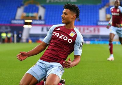 ثلاثية واتكينز تقود فيلا لسحق برايتون بسداسية