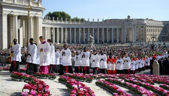 بابا الفاتيكان يعيّن 21 كاردينالاً جديداً لاختيار خليفته