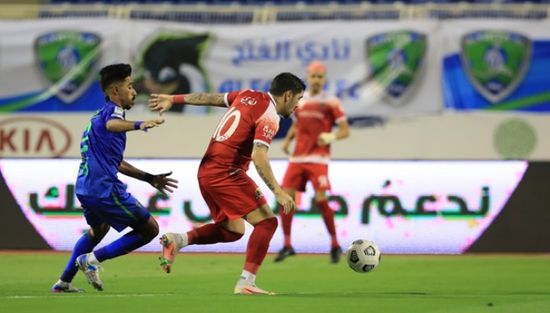 ثلاثية تيو تمنح الفتح الفوز على الوحدة في الدوري السعودي