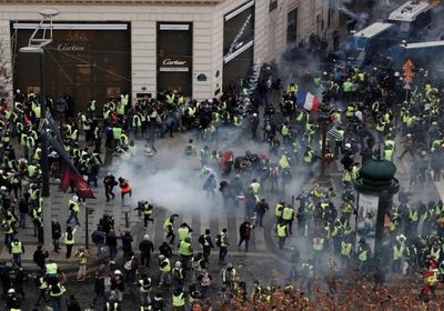 وفاة طفلة تشعل الغضب بين محتجين والشرطة الفرنسية