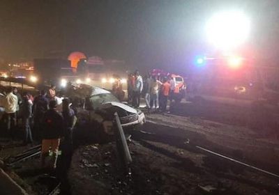 مصرع 5 أشخاص في تصادم مركبات بشاحنة تحمل غازًا سامًا