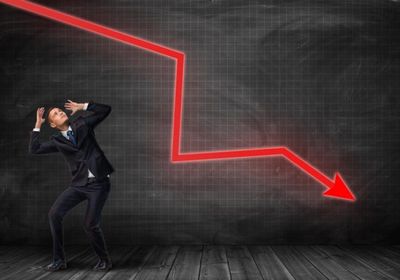 الخوف يسيطر على وول ستريت ومؤشر الجشع يهبط