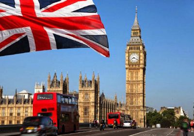 بريطانيا تقدم مشروع قانون لتخفيف قواعد رأس المال للبنوك