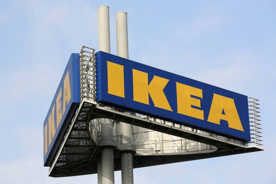 إيكيا تبيع 14 مركز تسوق في روسيا لـ"جازبروم بنك"