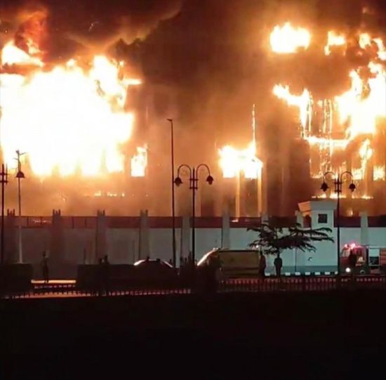 حريق هائل يلتهم مديرية أمن الإسماعيلية بمصر