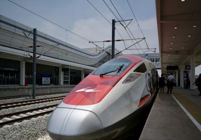 اندونيسيا تدشن أول قطار فائق السرعة في جنوب شرق آسيا