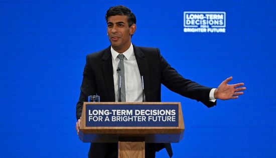 رئيس الوزراء البريطاني يدعو الغرب لتسليح أوكرانيا