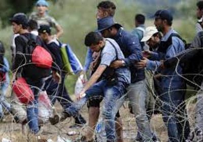 اليونان تدعو لمعاقبة الدول الرافضة لقبول المهاجرين