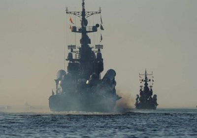 لندن: موسكو تعتزم استهداف سفن مدنية في البحر الأسود