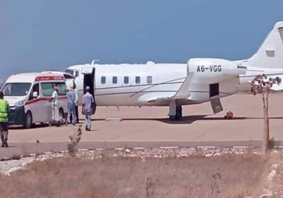 بطائرة خاصة.. نقل مريضة من سقطرى للعلاج في الإمارات