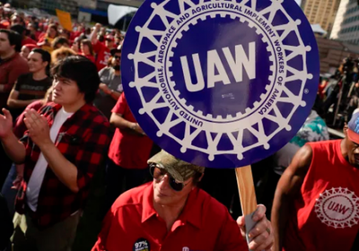شركات السيارات الأمريكية تفصل المزيد من العمال بسبب الإضراب