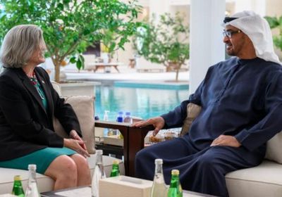 رئيس الإمارات يستقبل وفد الكونجرس الأمريكي في قصر الشاطئ