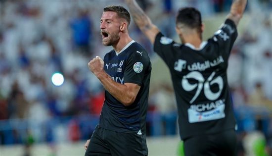 الهلال يتصدر الدوري السعودي بفضل ثنائية سافيتش