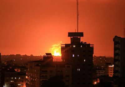 مجددًا.. طائرات الاحتلال الإسرائيلي تقصف مبنى سكنيًا بغزة