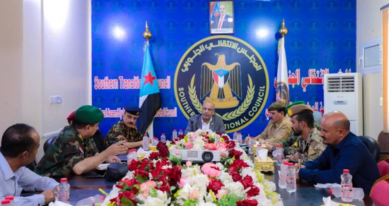 الكثيري يطلع على جهود تعزيز التنسيق الأمني في عدن