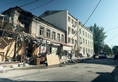 11 جريحًا في قصف روسي ليلي على مدينة خيرسون