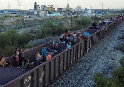 المكسيك تكشف عن منع 27 ألف مهاجر من دخول أمريكا