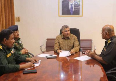 قيادة أمن ساحل حضرموت تبحث تنظيم العمل بإداراتها