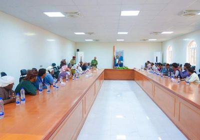محافظ شبوة يطلع على الاحتياجات الخدمية لأبناء عرماء