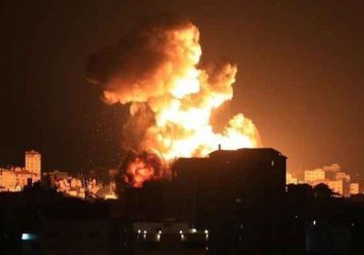 الاحتلال يقصف مساجد وبرجًا سكنيًا بغزة