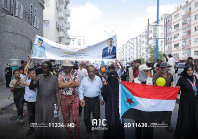 احتفالية كرنفالية بشوارع عدن بذكرى ثورة 14 أكتوبر