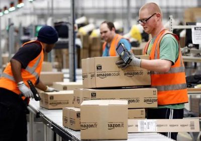 أمازون ترفع أجور العاملين في بريطانيا وتضيف 15 ألف وظيفة