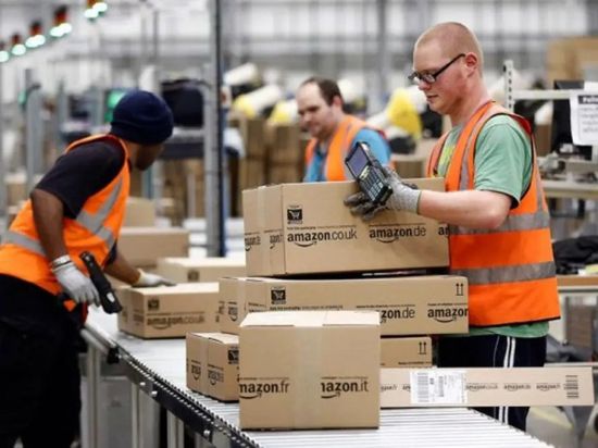 أمازون ترفع أجور العاملين في بريطانيا وتضيف 15 ألف وظيفة