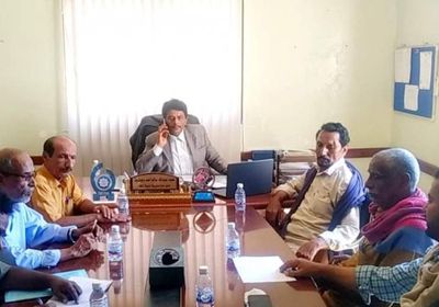 لجنة الخدمات بالجمعية الوطنية تزور مأمور مدينة المكلا