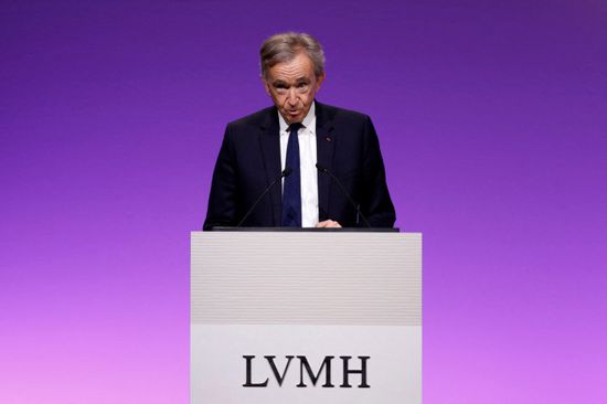 تباطؤ مبيعات "LVMH" الفرنسية من السلع الفاخرة