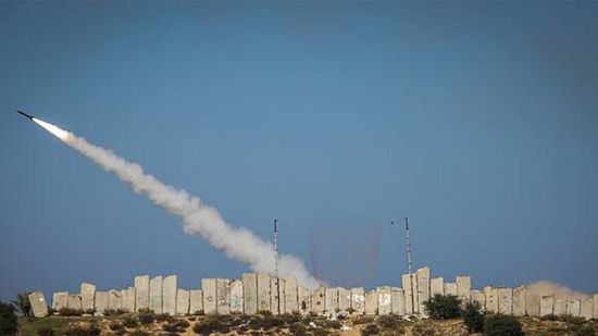 إصابة مبني في تل أبيب إثر سقوط قذيقة صاروخية لـ"حماس"