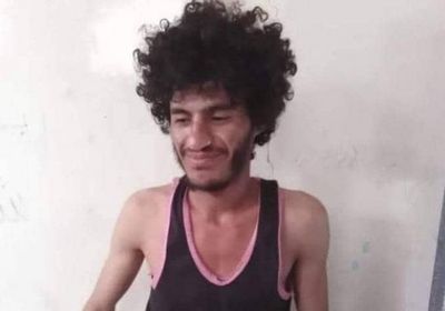 شاب يقتل أمه وأخته ويصيب والده بجروح في إب