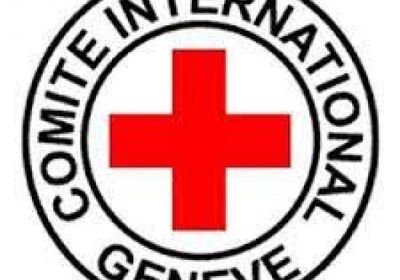 الصليب الأحمر: الترحيل القسري للمواطنين من غزة يخالف القانون الدولي الإنساني