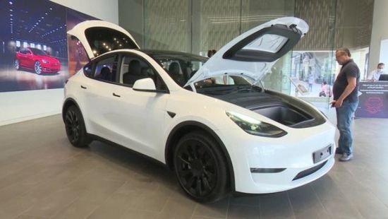 نصف الأمريكيين غير مهتمين بشراء سيارة كهربائية