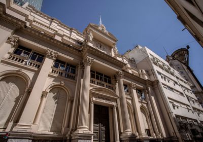البنك المركزي في الأرجنتين يرفع الفائدة إلى 133% 