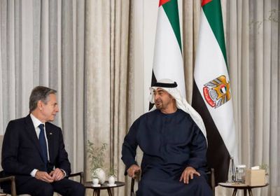 رئيس الإمارات يبحث مع وزير الخارجية الأمريكي فتح ممرات إنسانية إلى غزة