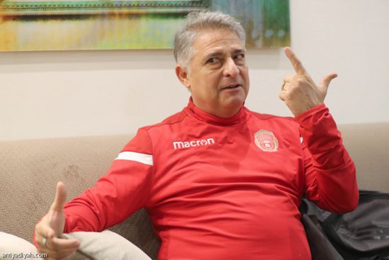 المدرب البرازيلي باكيتا يعود لقيادة شباب بلوزداد الجزائري