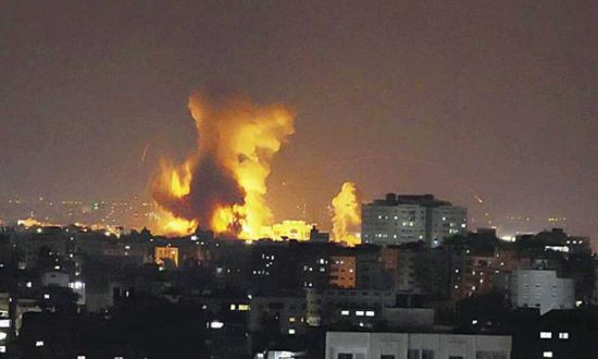 بغارات مكثفة.. الاحتلال يقصف مقرات للدفاع المدني بغزة